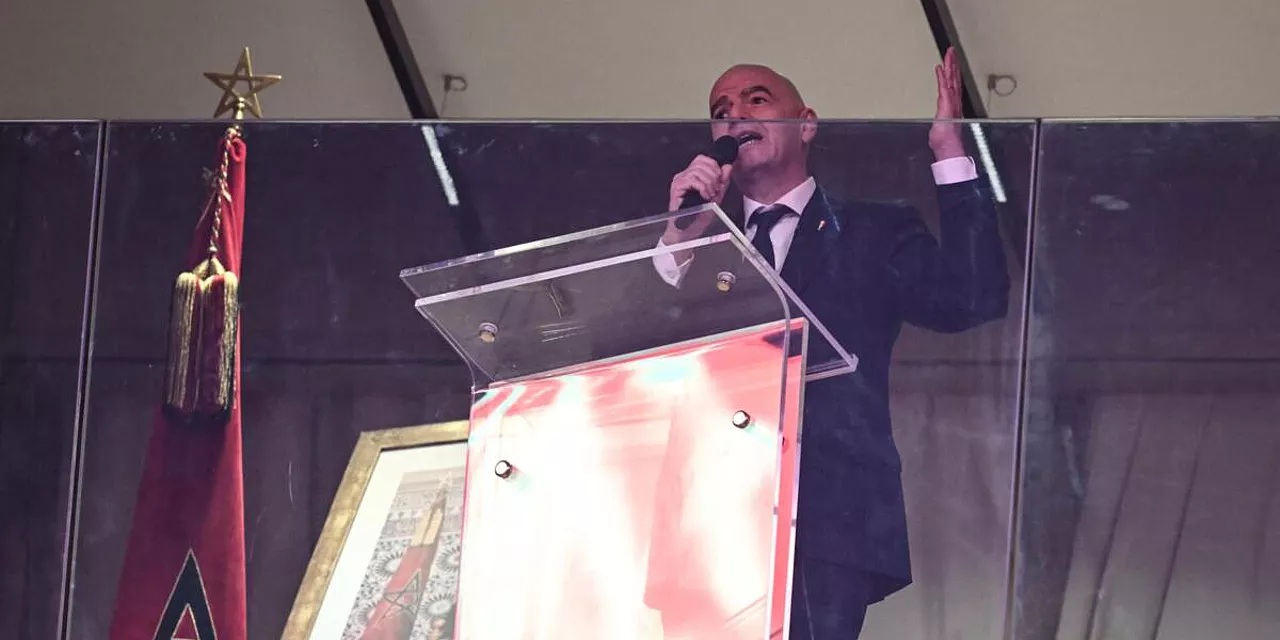 Presidente da FIFA sugere discutir alterações no fora de jogo